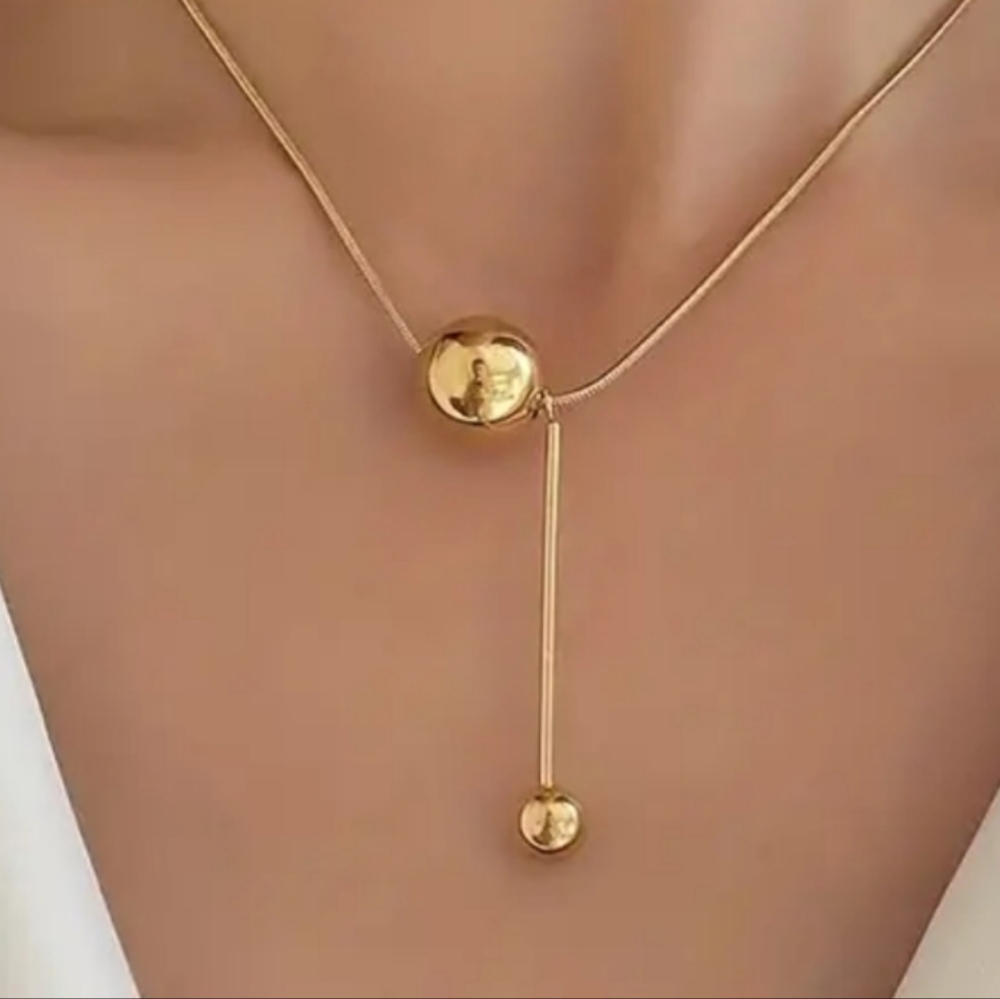 Elegant 18k. Gold Plated Necklace